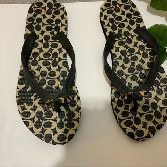 Coach Amel Black and Tan Rubber Signature C Flip Flop Sandals Silver Bow … - Picture 11 of 12